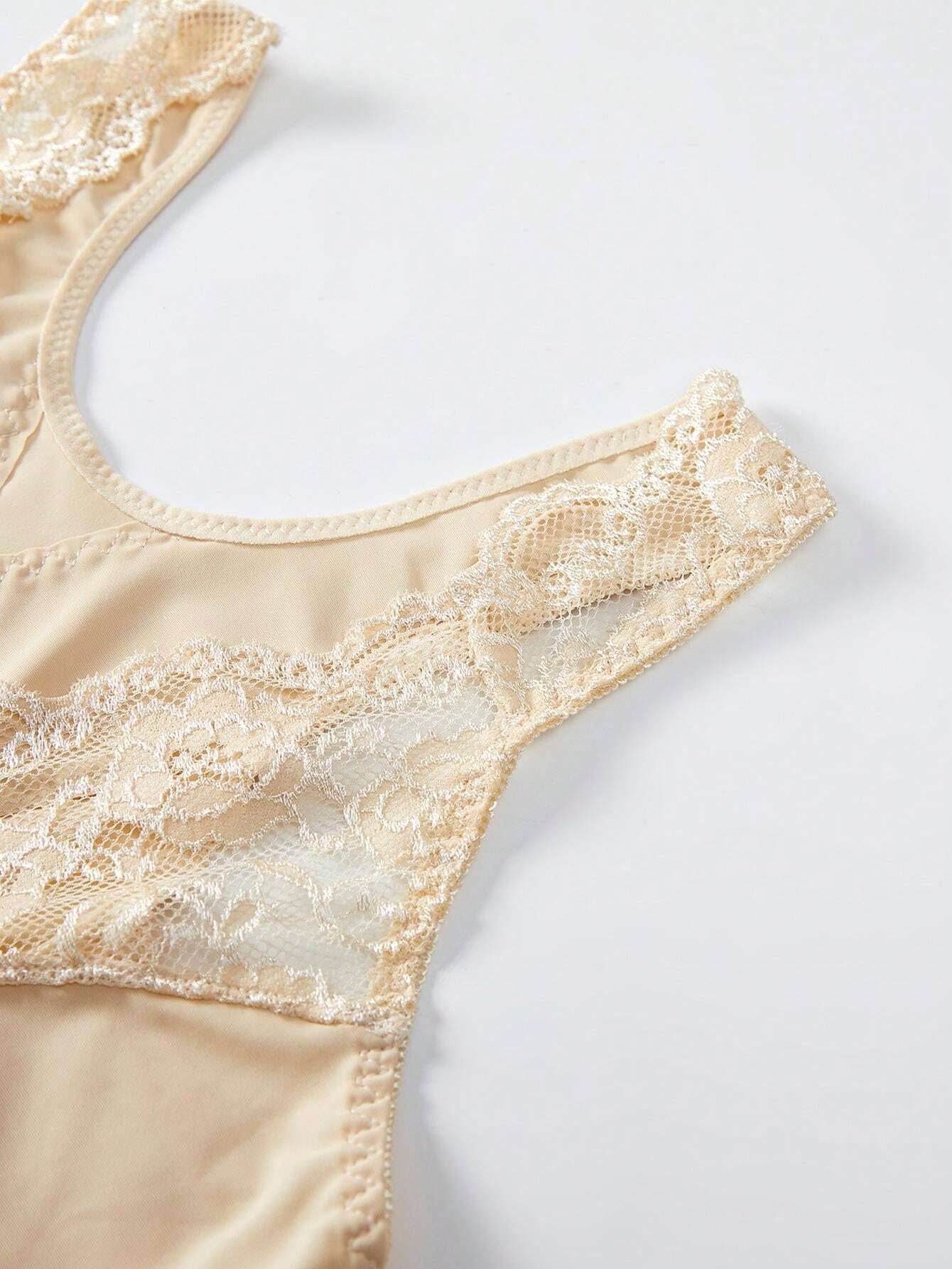 Plus Size Spitzen-Schmetterlings-BH ohne Bügel mit Vorderverschluss, Beige