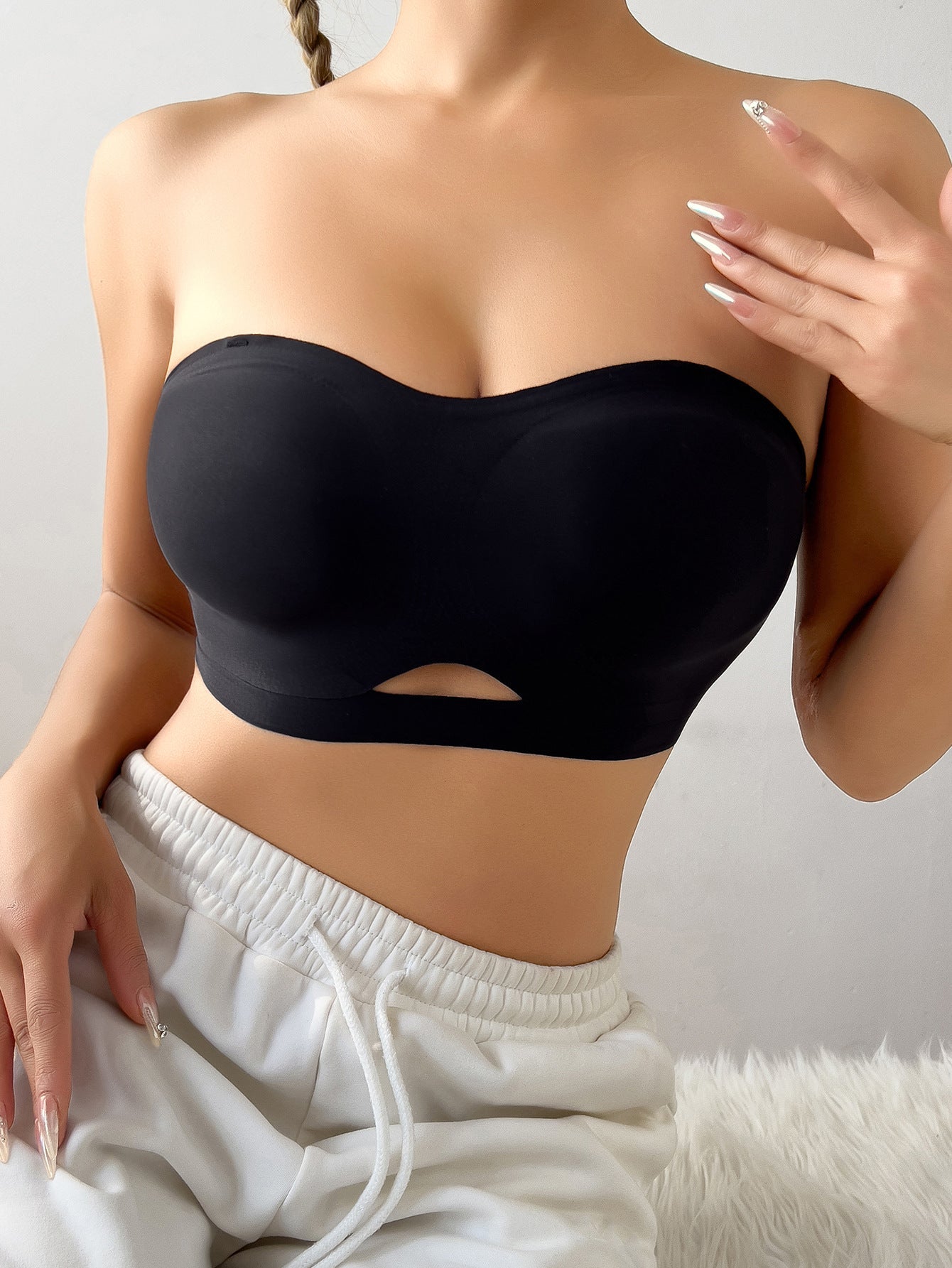 Einfarbiger, nahtloser Ausschnitt, sexy, trägerloser Push-up-BH in Schwarz