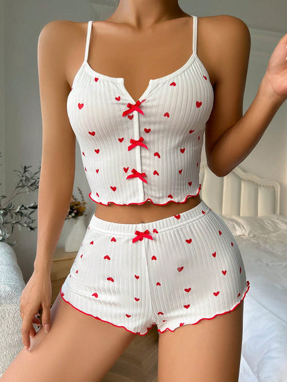Herzprintiges, mit Schleife an der Vorderseite versehenes Camisole-Shorts-Pyjamaset mit Querrücken Rote Schleife