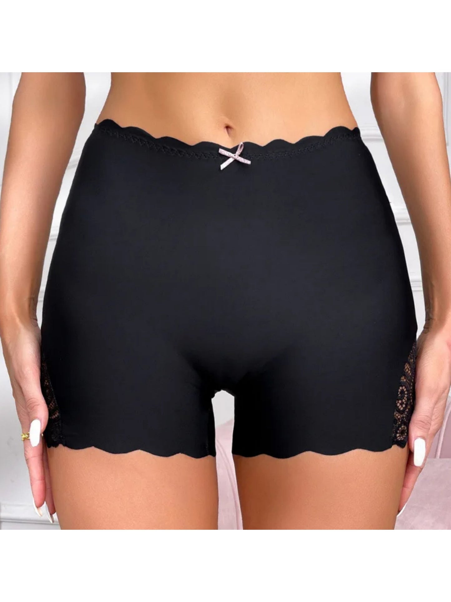 Weiches und bequemes Boyshort-Höschen mit kontrastierender Spitze und Muschelbesatz