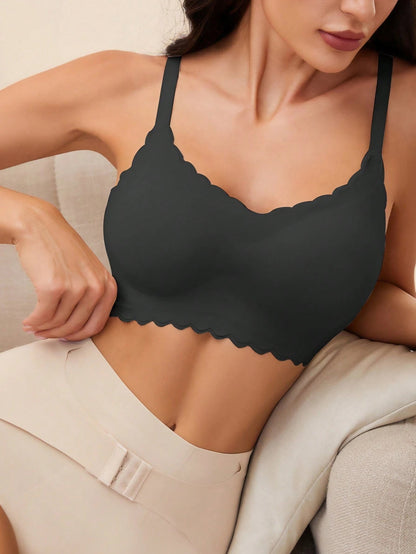 Solides, nahtloses Bralette mit Muschelbesatz in Schwarz